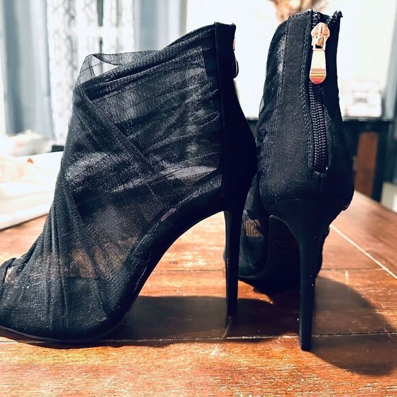 Penny Loves Kenny Women's Skylar Pump - Picture 3 of 6